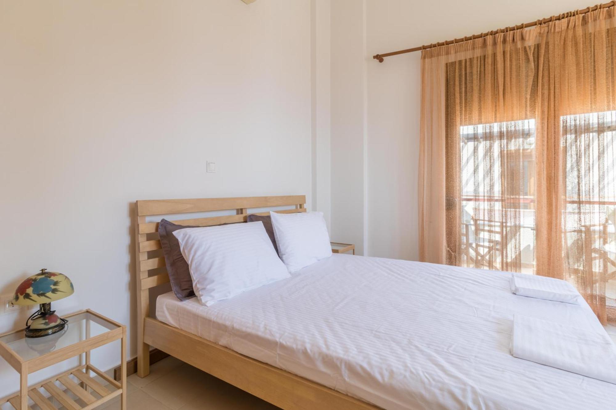 Golden Maisonette Retreat Apartment Kechries