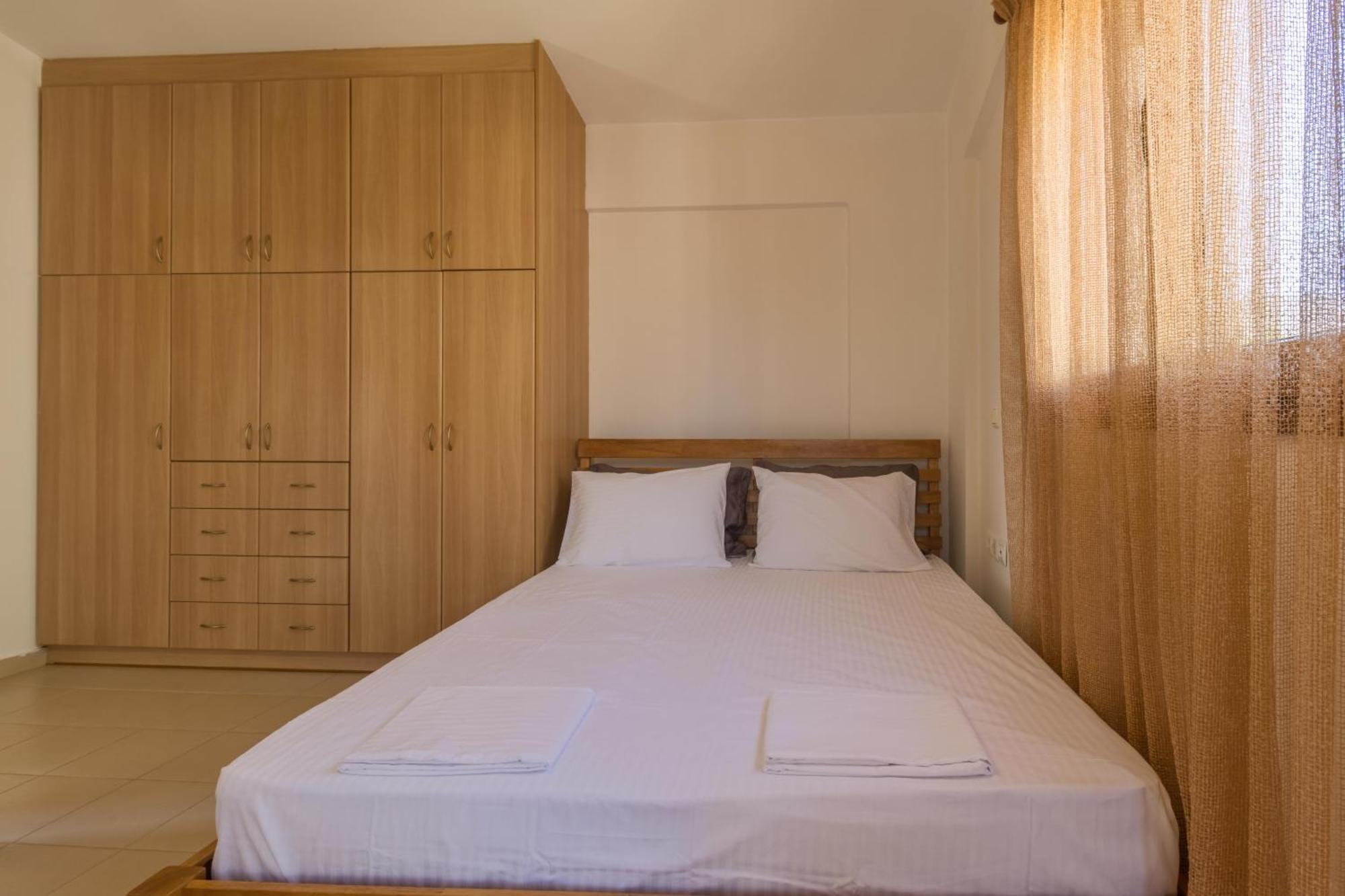 Golden Maisonette Retreat Apartment *