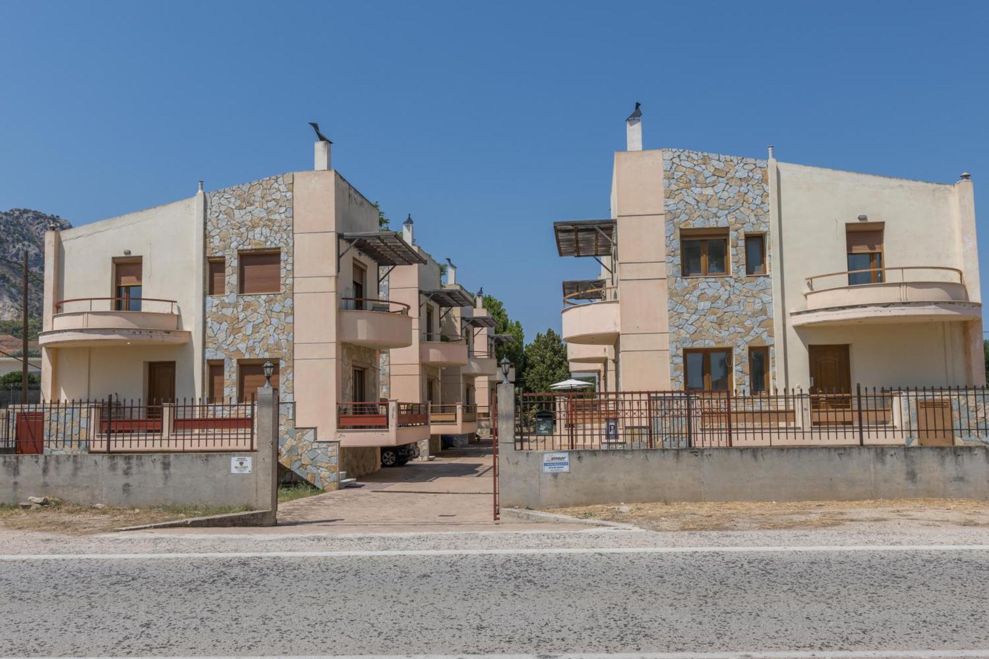 Golden Maisonette Retreat Apartment