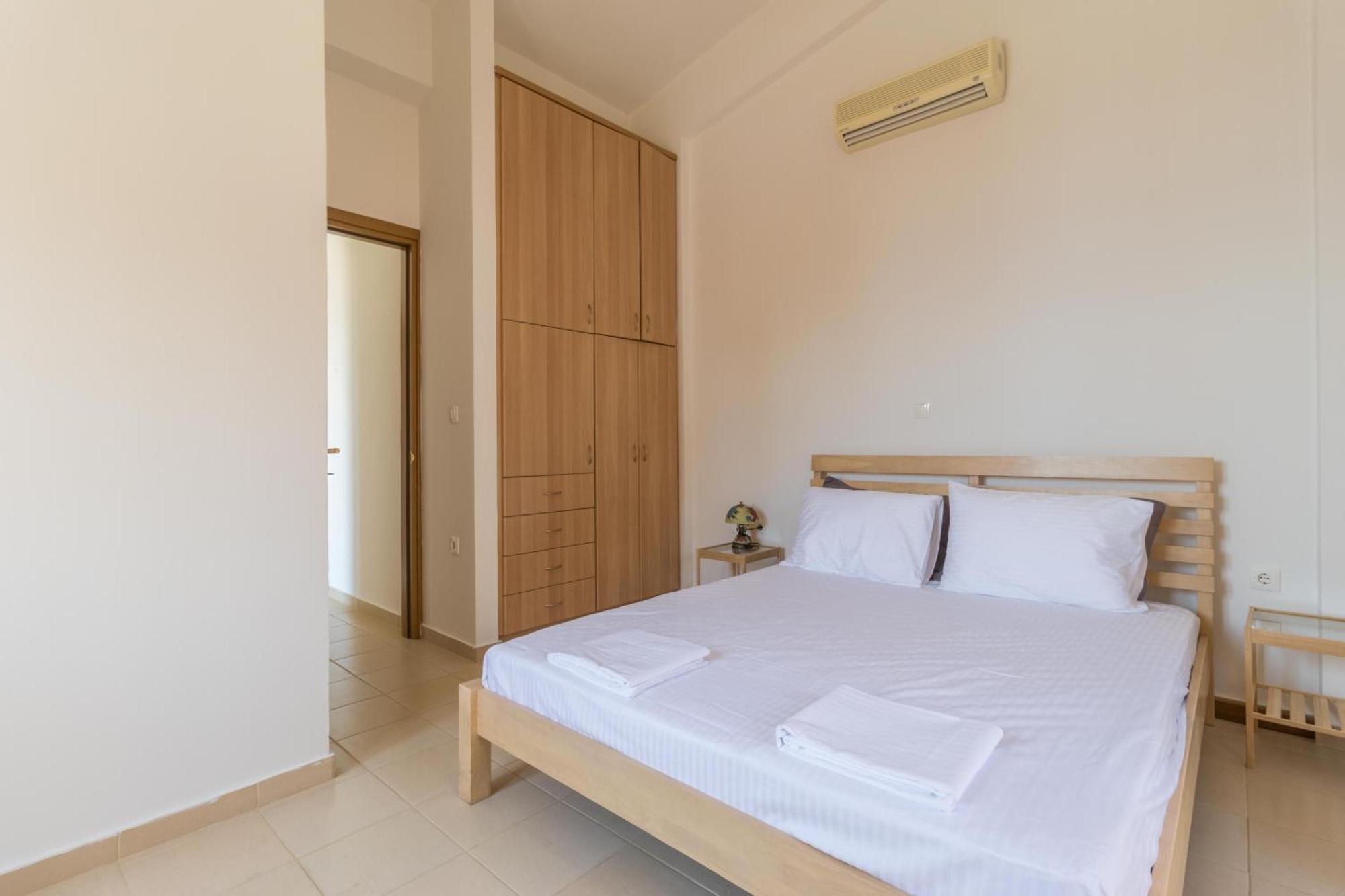 Golden Maisonette Retreat Apartment Kechries