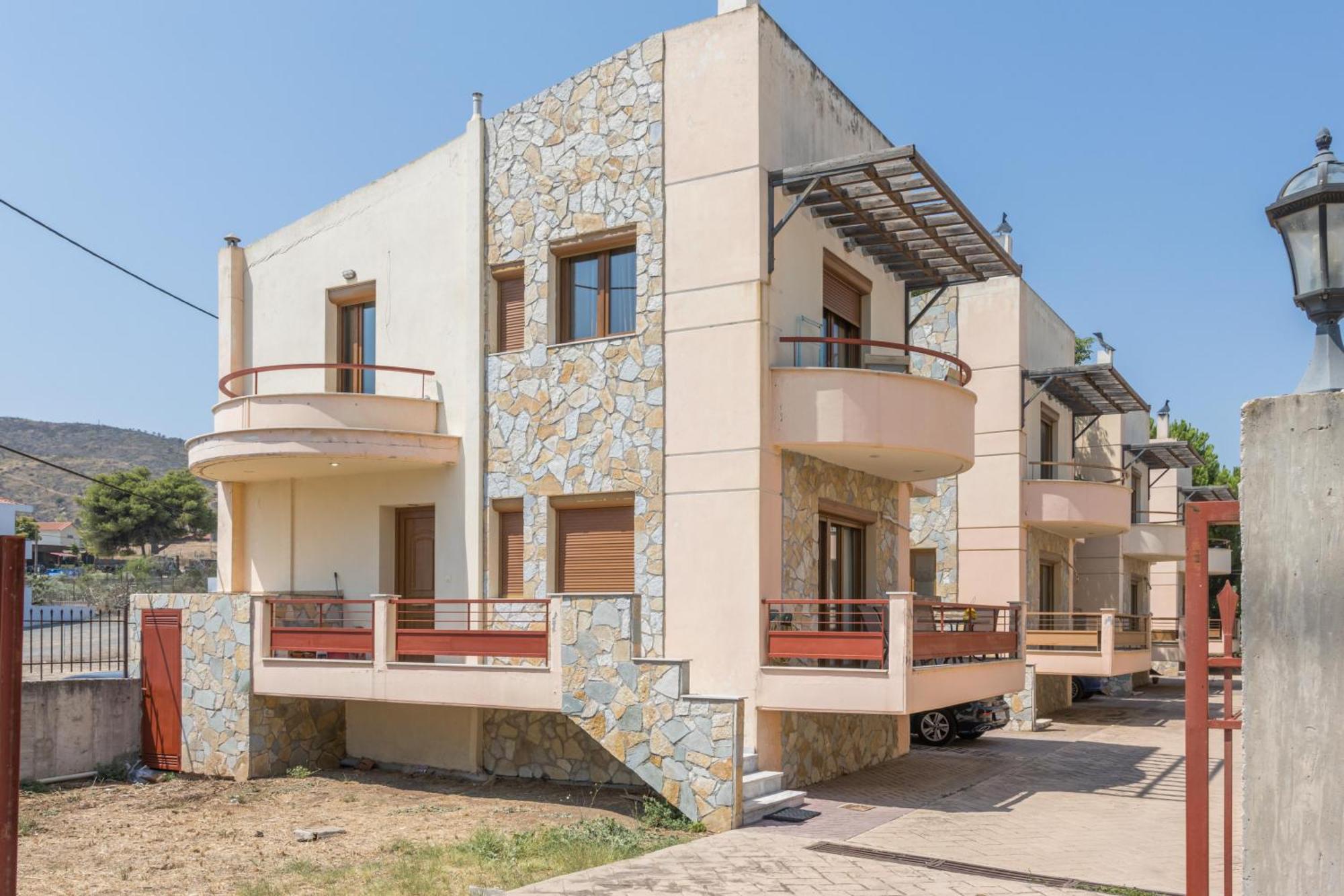Golden Maisonette Retreat Apartment Kechries