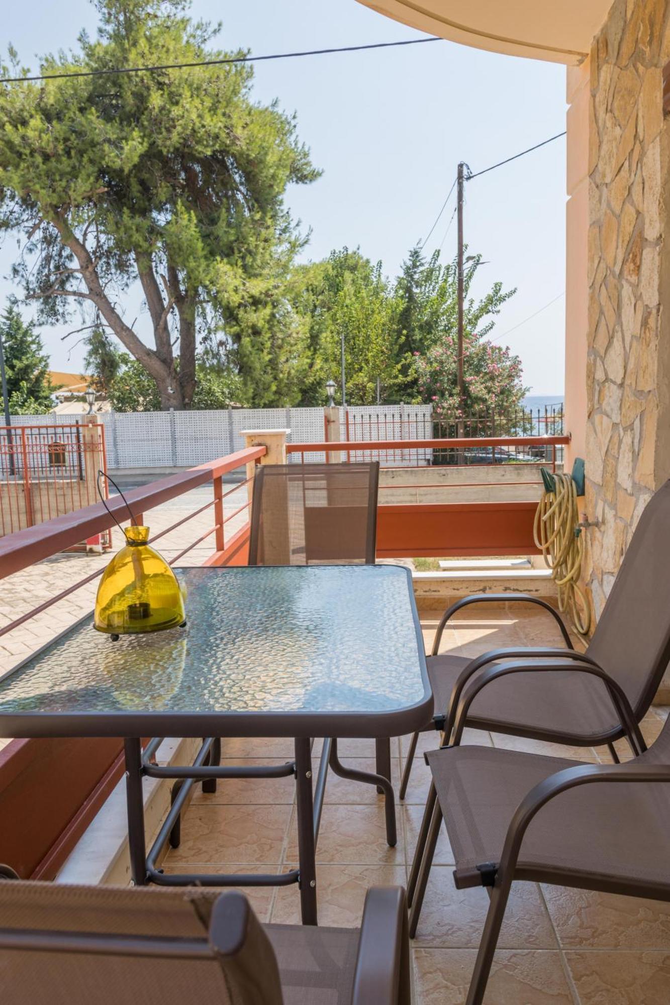 Golden Maisonette Retreat Apartment Kechries